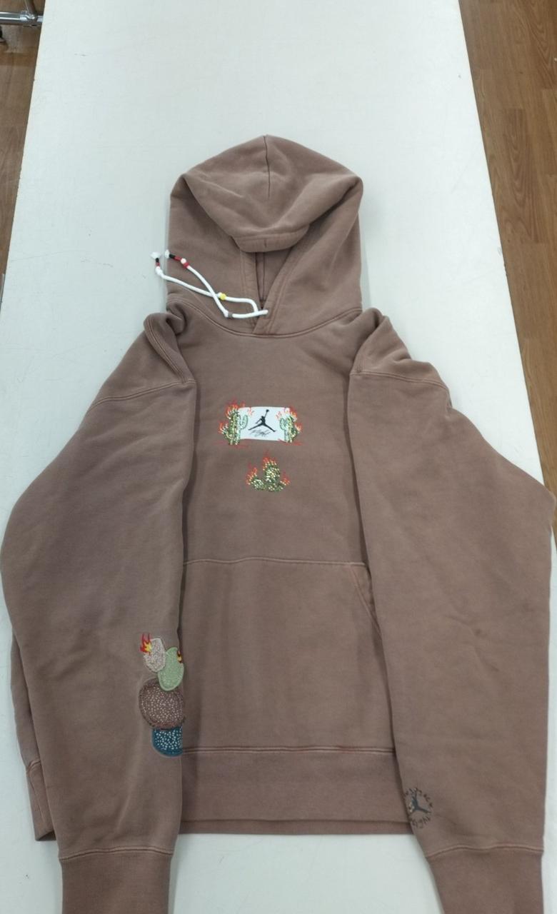 全体的に細かなシミあり