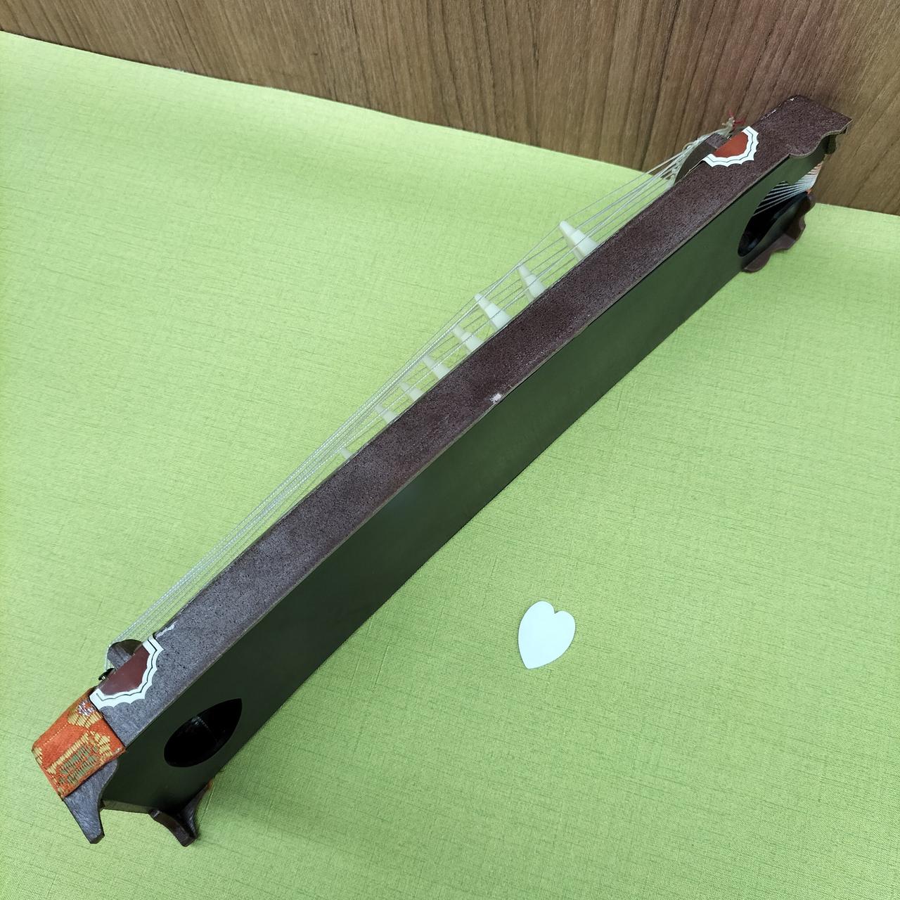 お琴　送料込 88681.JPG