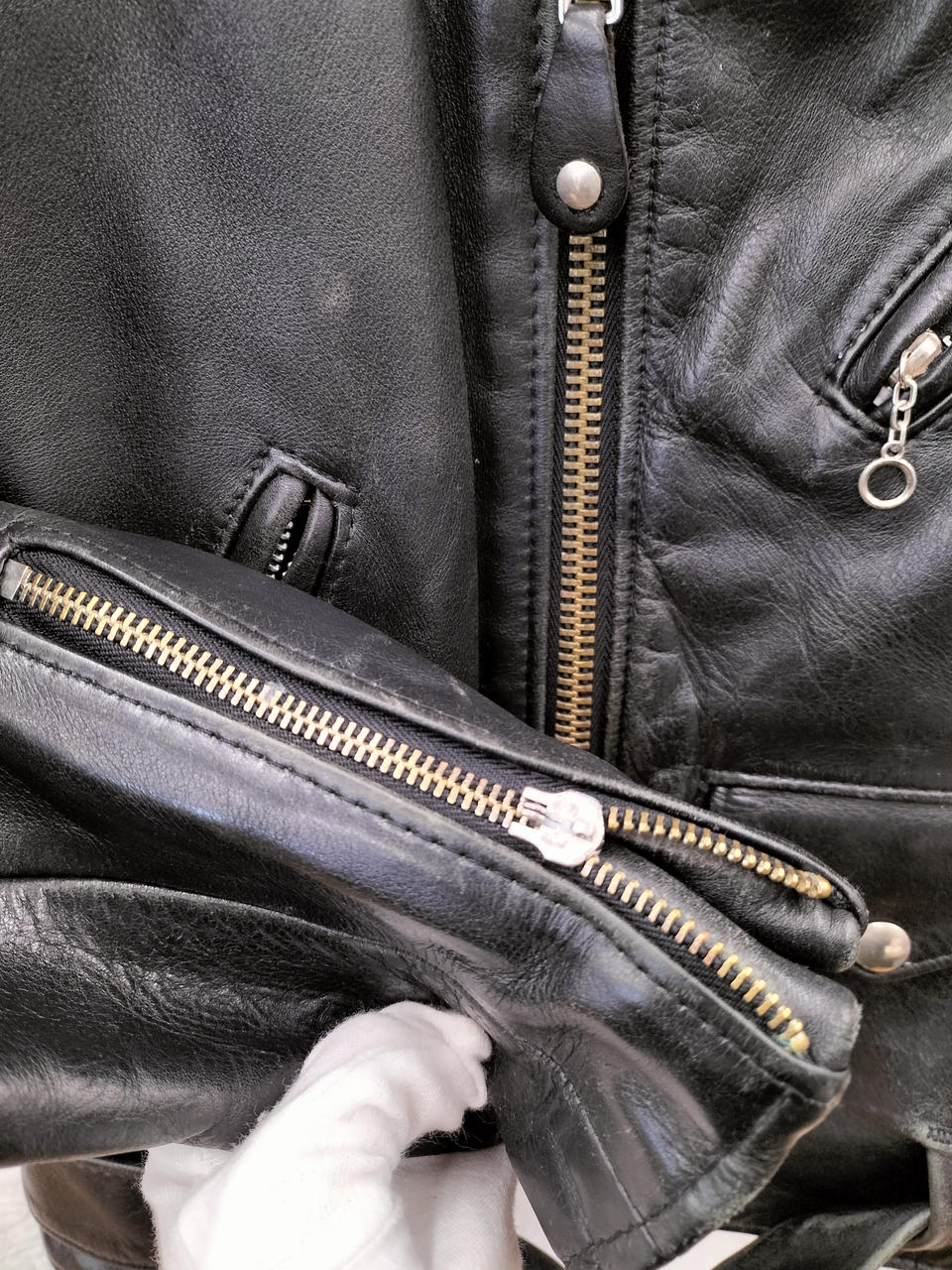 ファスナー持ち手部分破損