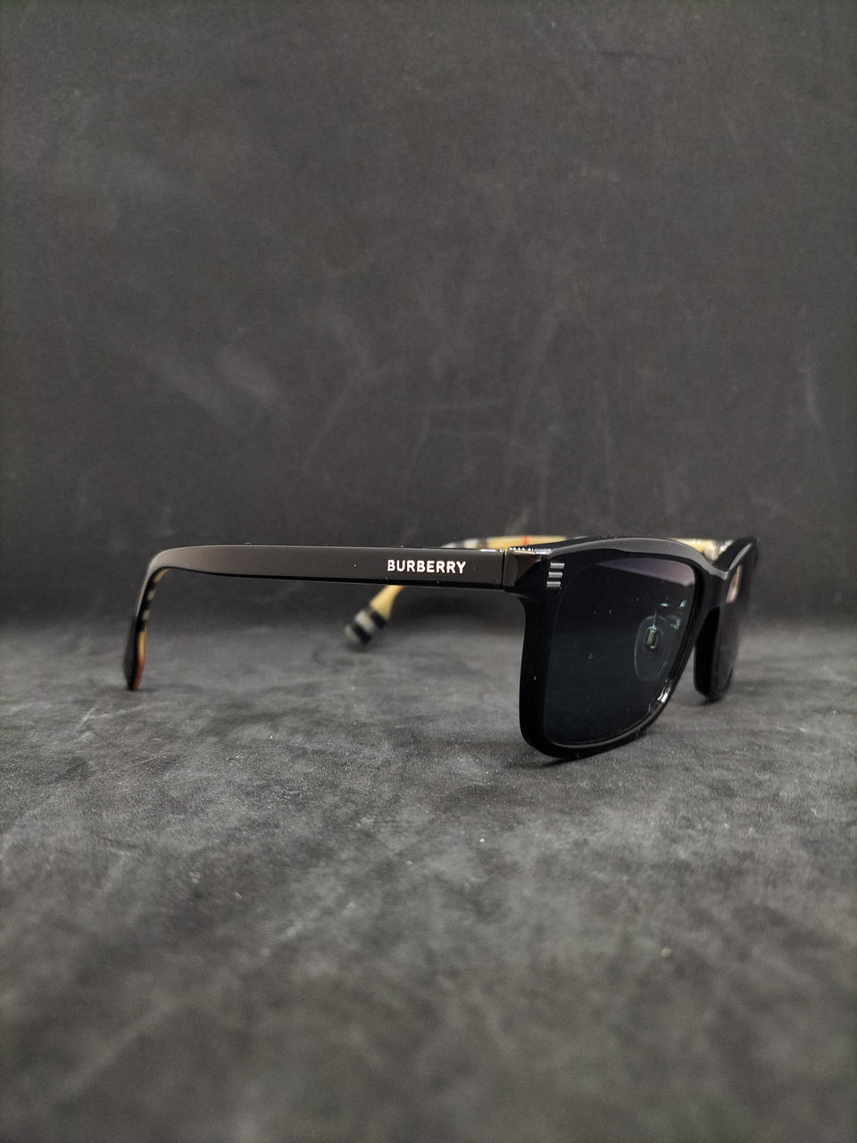 極美品✨BURBERRY 4280-F 黒サングラス✨付属品完備 バーバリー BURBERRY サングラス レディース メンズ （ブラック