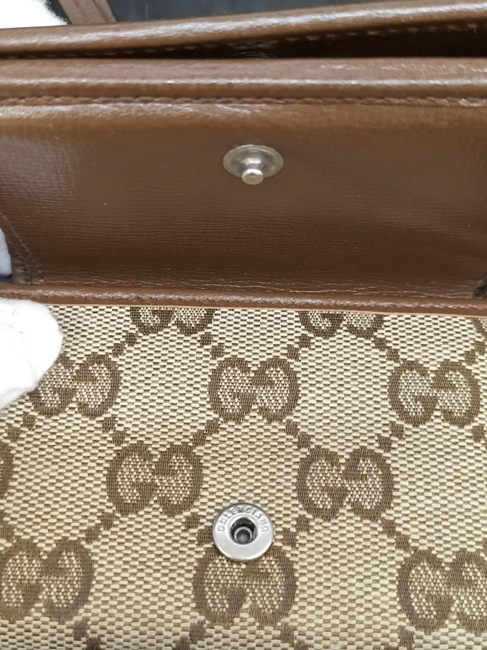 ここのホック外れやすいです。