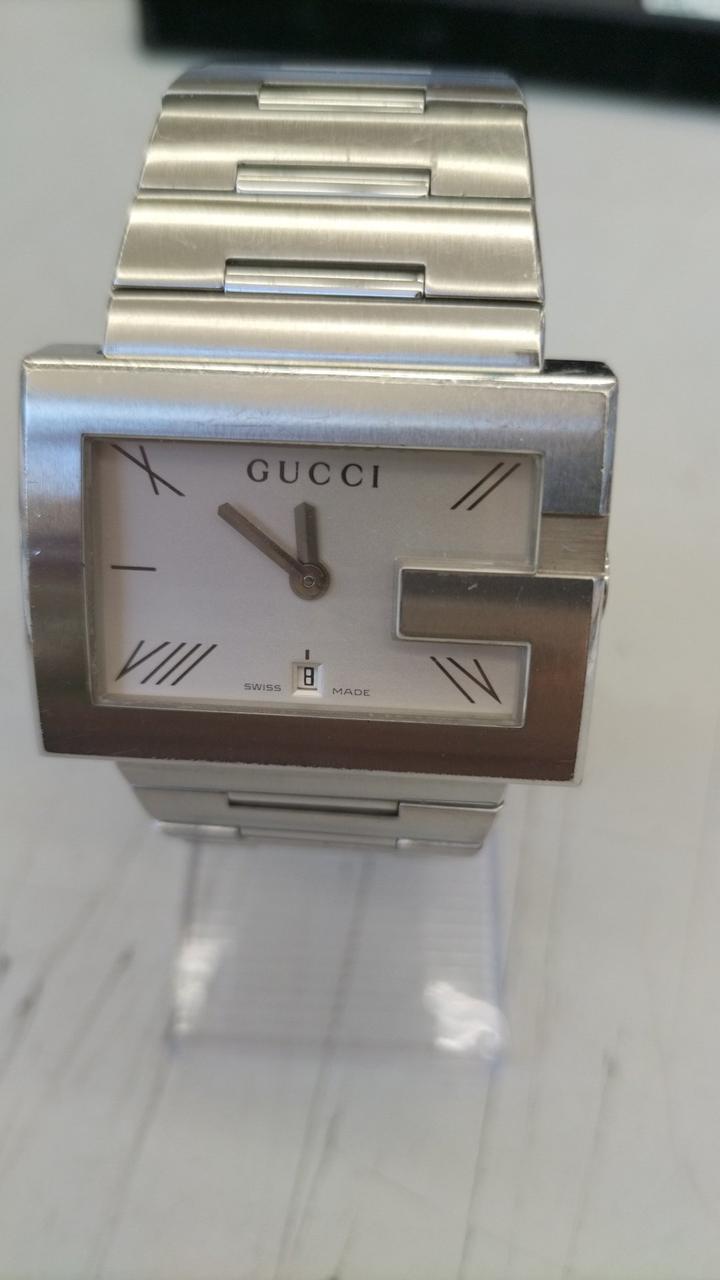 GUCCI 型番：YA100306 クォーツ
