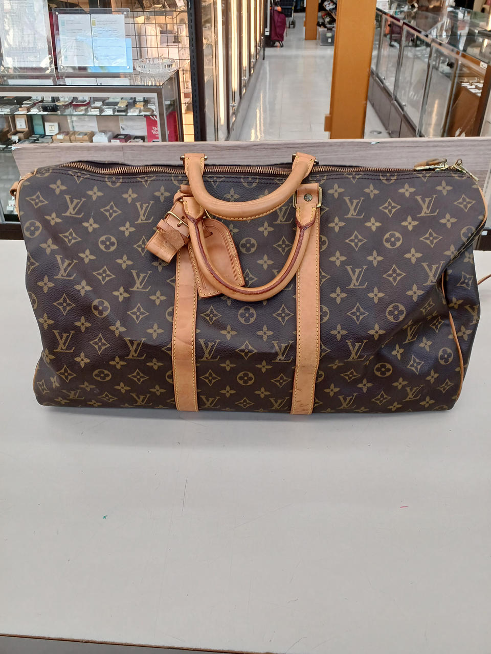 鍵欠品。ヌメ革部分シミ、角スレあり