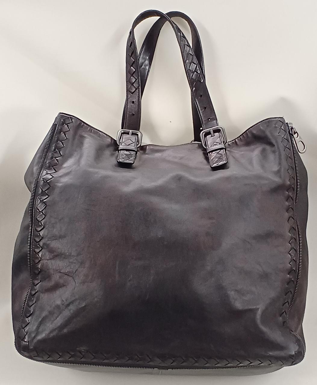 全体的に色褪せがございます