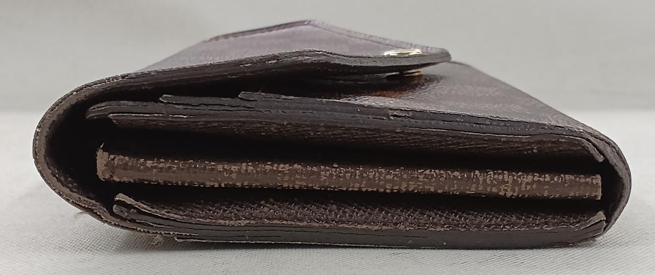 サイドにほつれあります