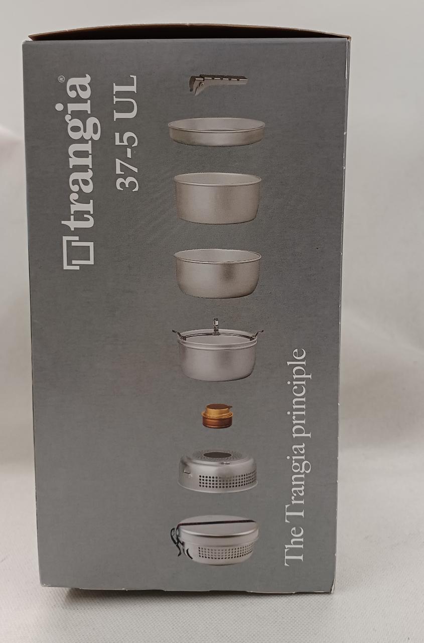 実物の商品はブラックです。