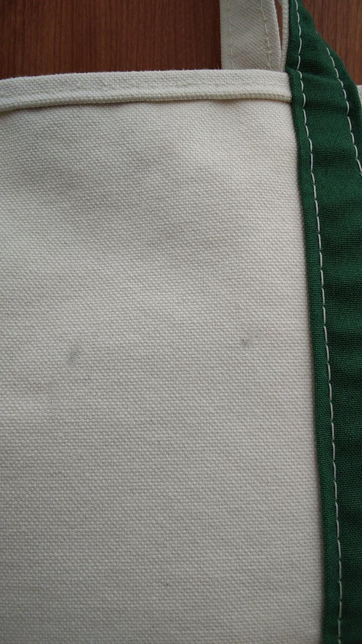 黒い汚れごございます