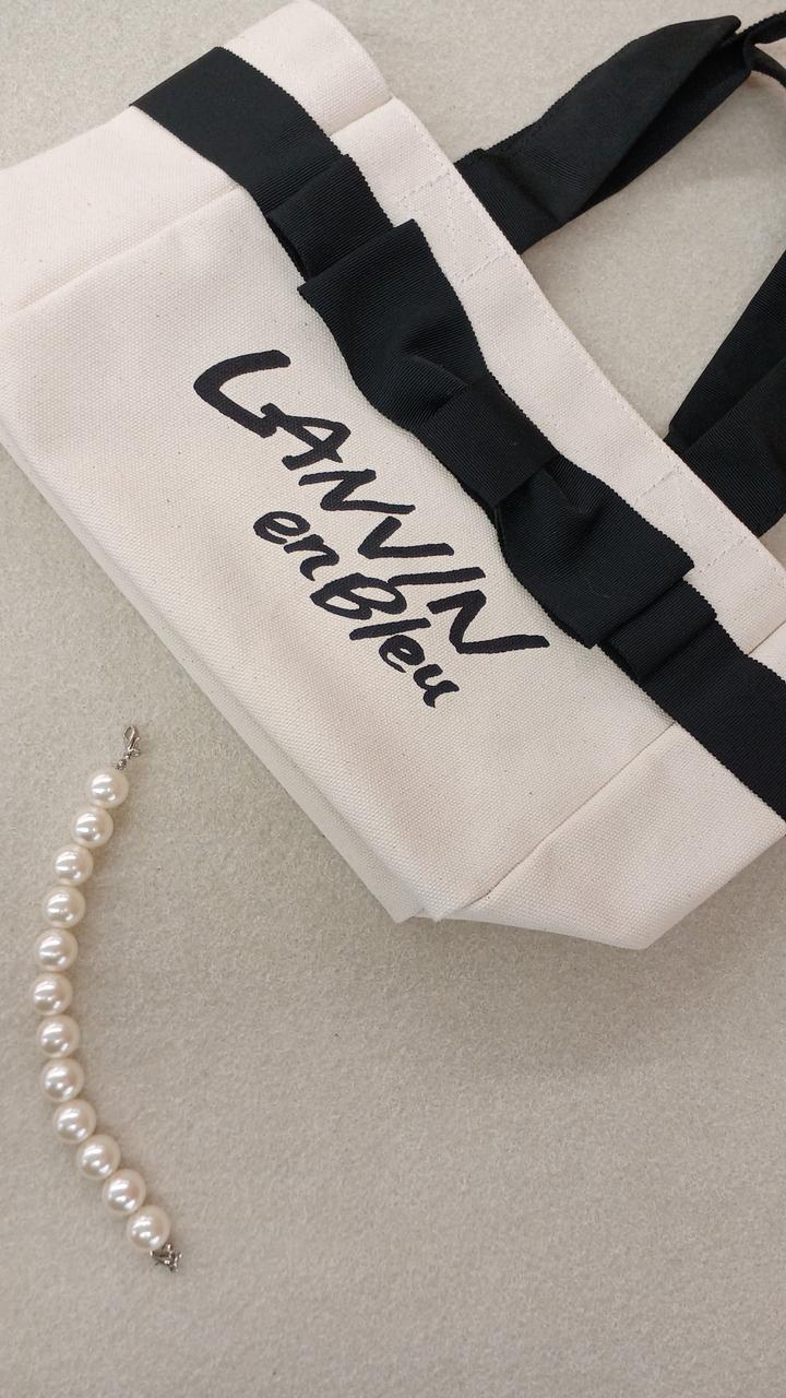 パールのチャームは取り外し可能です