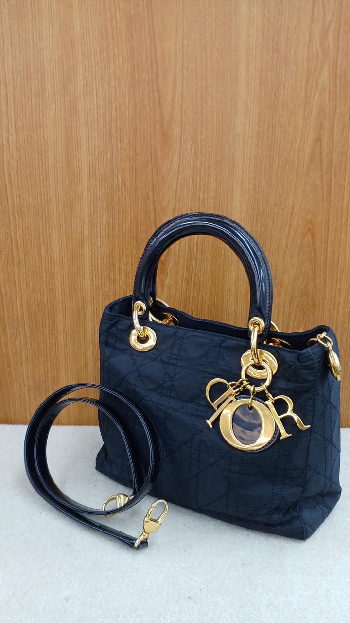 全体的に型崩れしてます