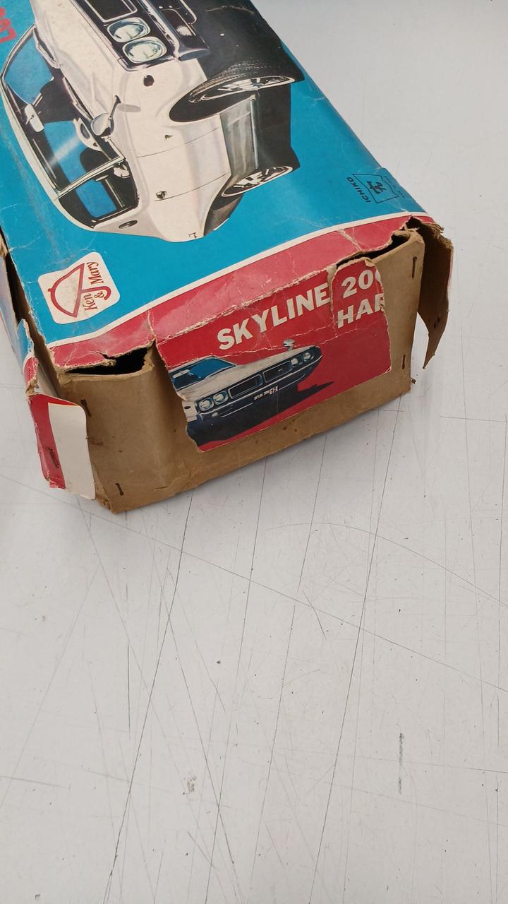 箱付きですがぼろぼろです