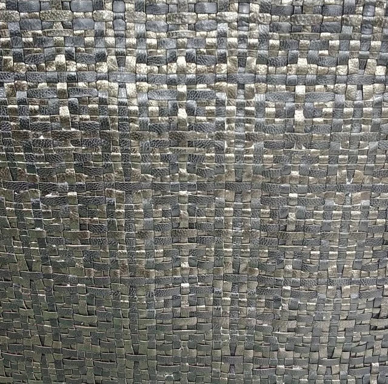 見えにくいですが一応ロゴGになってます