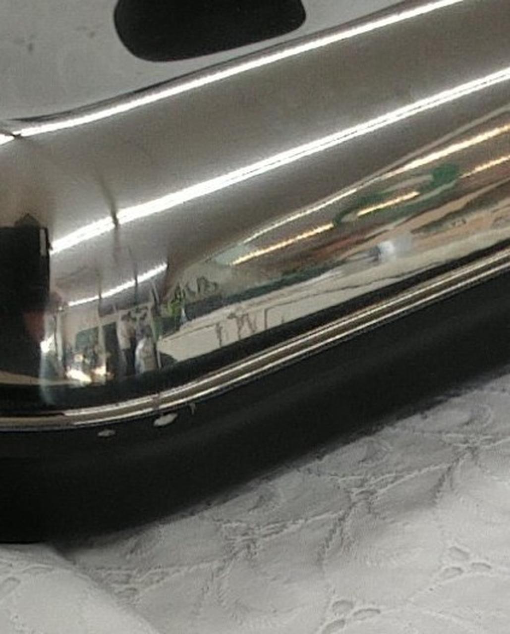 縁にキズあります