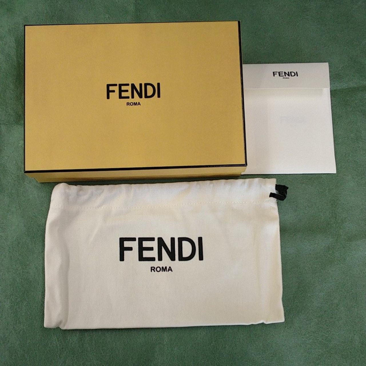 箱、保存袋付き