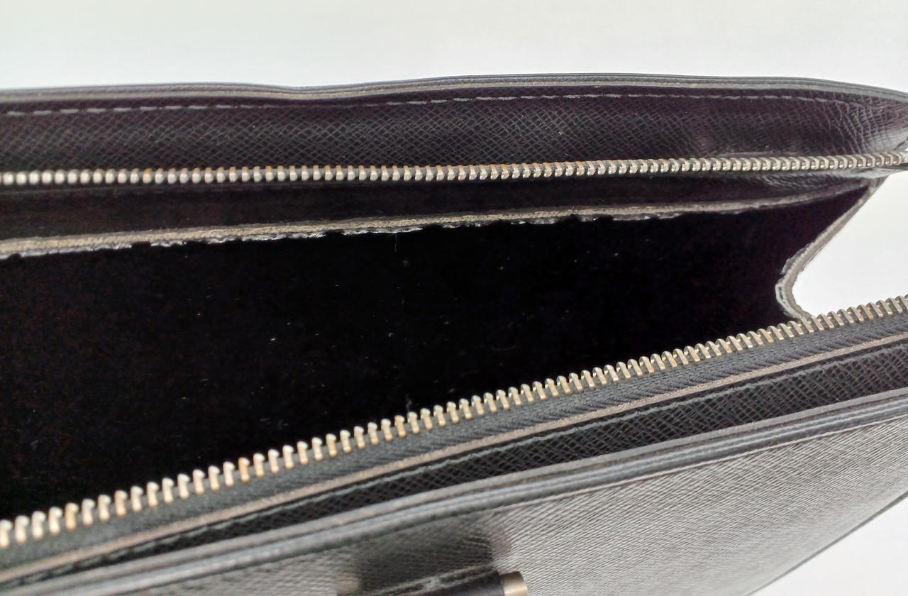 内部一部ビニール剥離あり