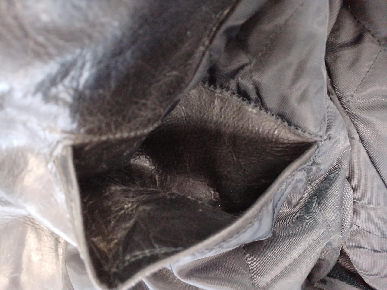 内ポケット内部