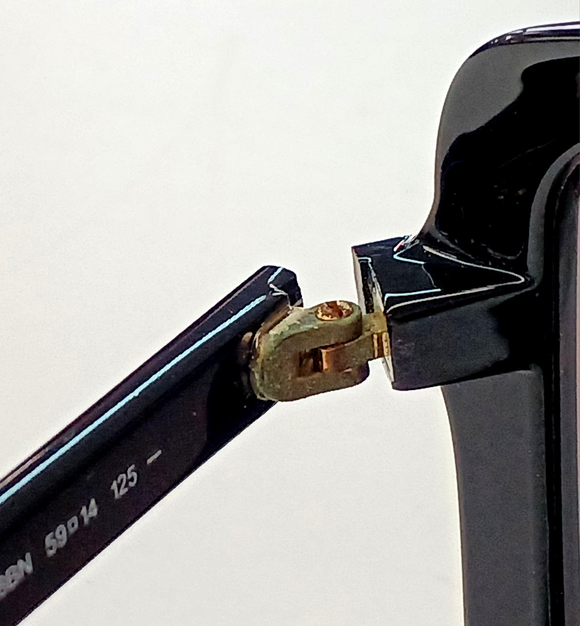 ヒンジ少々青サビあり。