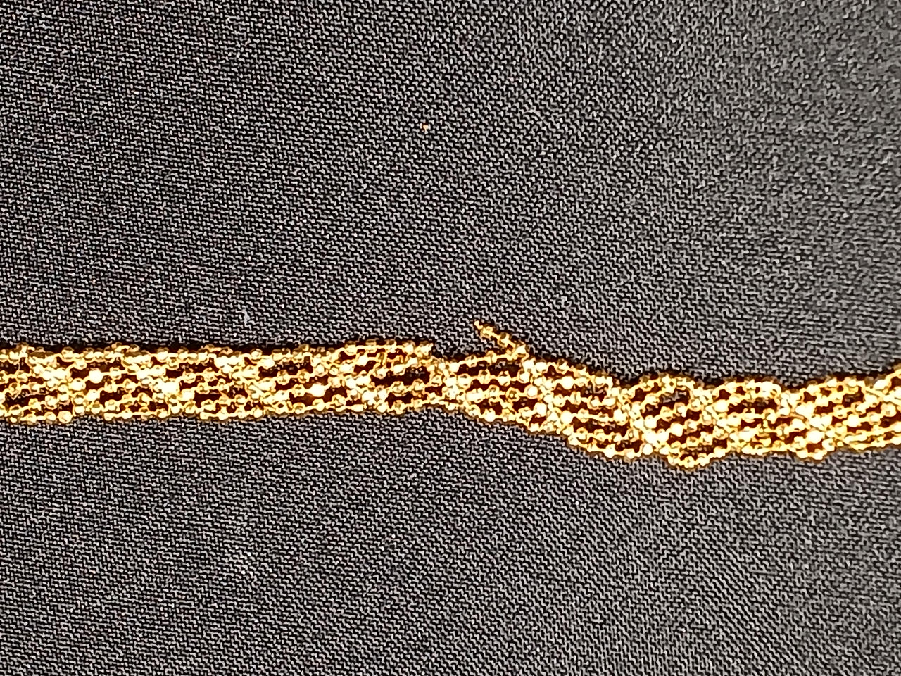 一部切れている箇所あり。