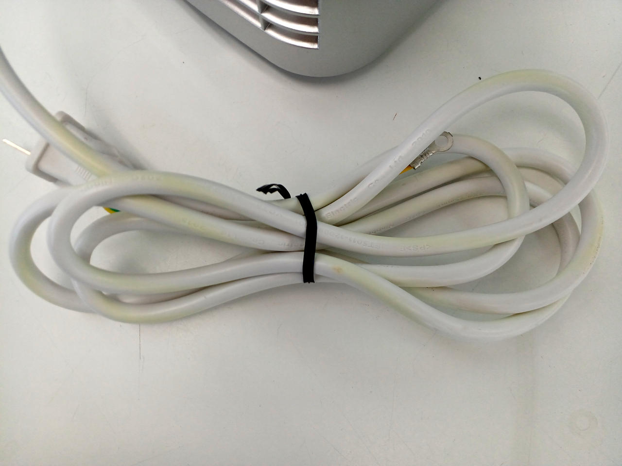 コード一部変色あり