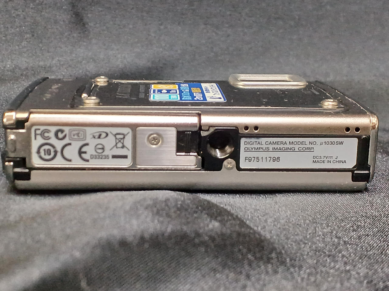 デジカメ　OLYMPUS μ 1030 SW 本体と付属品 Olympus Stylus 1030 SW Digital Camera & PT-043 Housing set