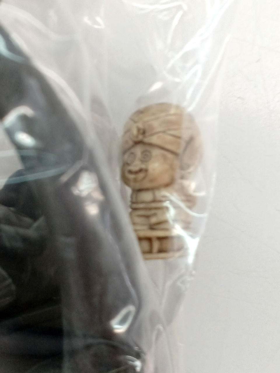 白色ミニポーンのミスター·ポポ