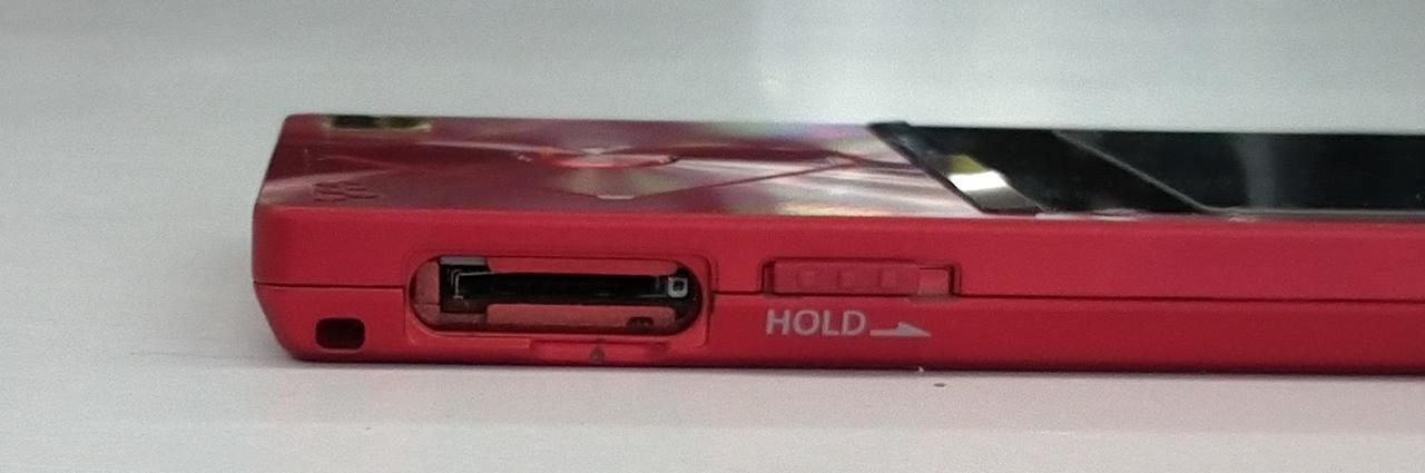 microSDカードスロット蓋なし