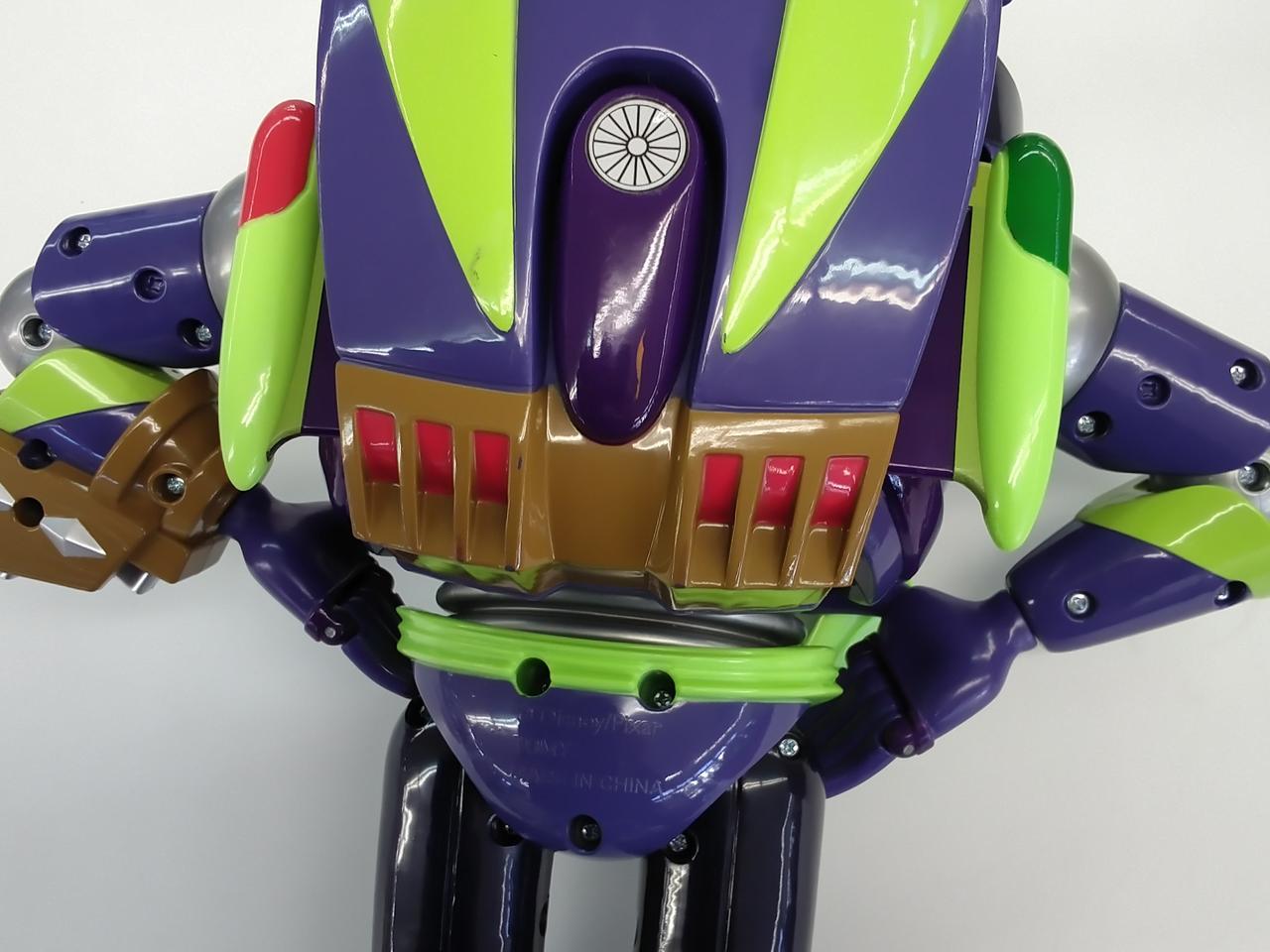 バックパック一部塗装ハガレあり