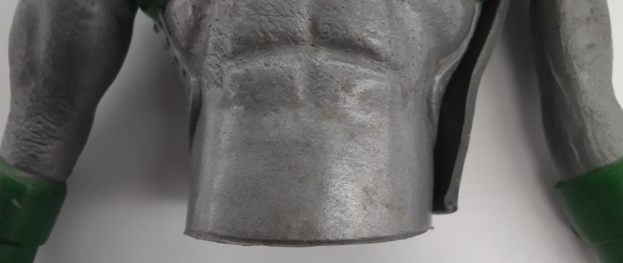 シミのような汚れあり