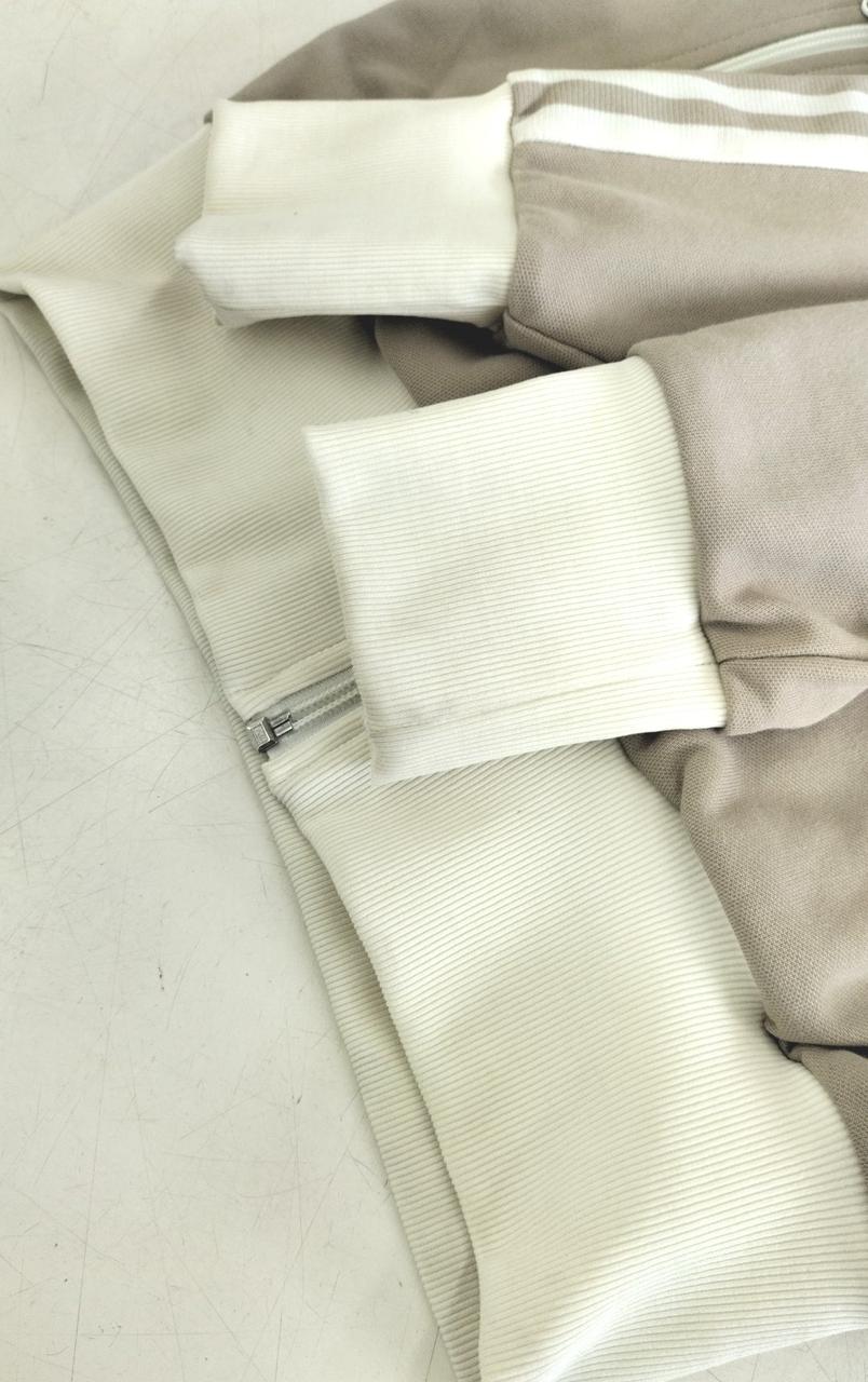 裾、袖に多少の汚れあります。