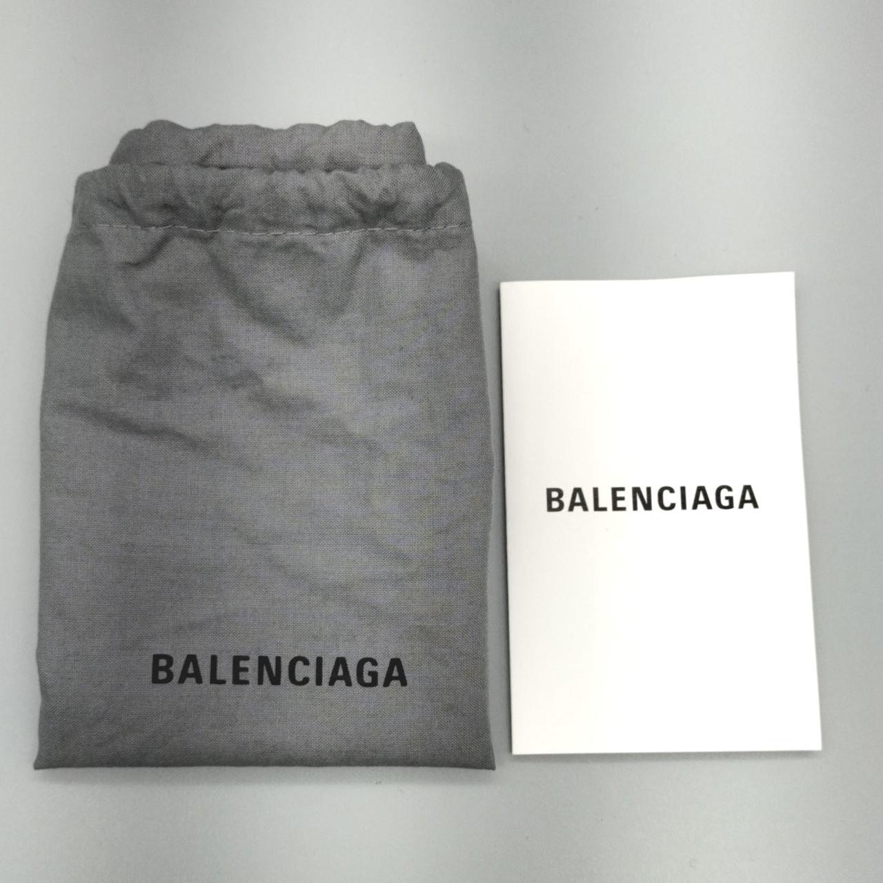 付属品
カードの中身は空です。