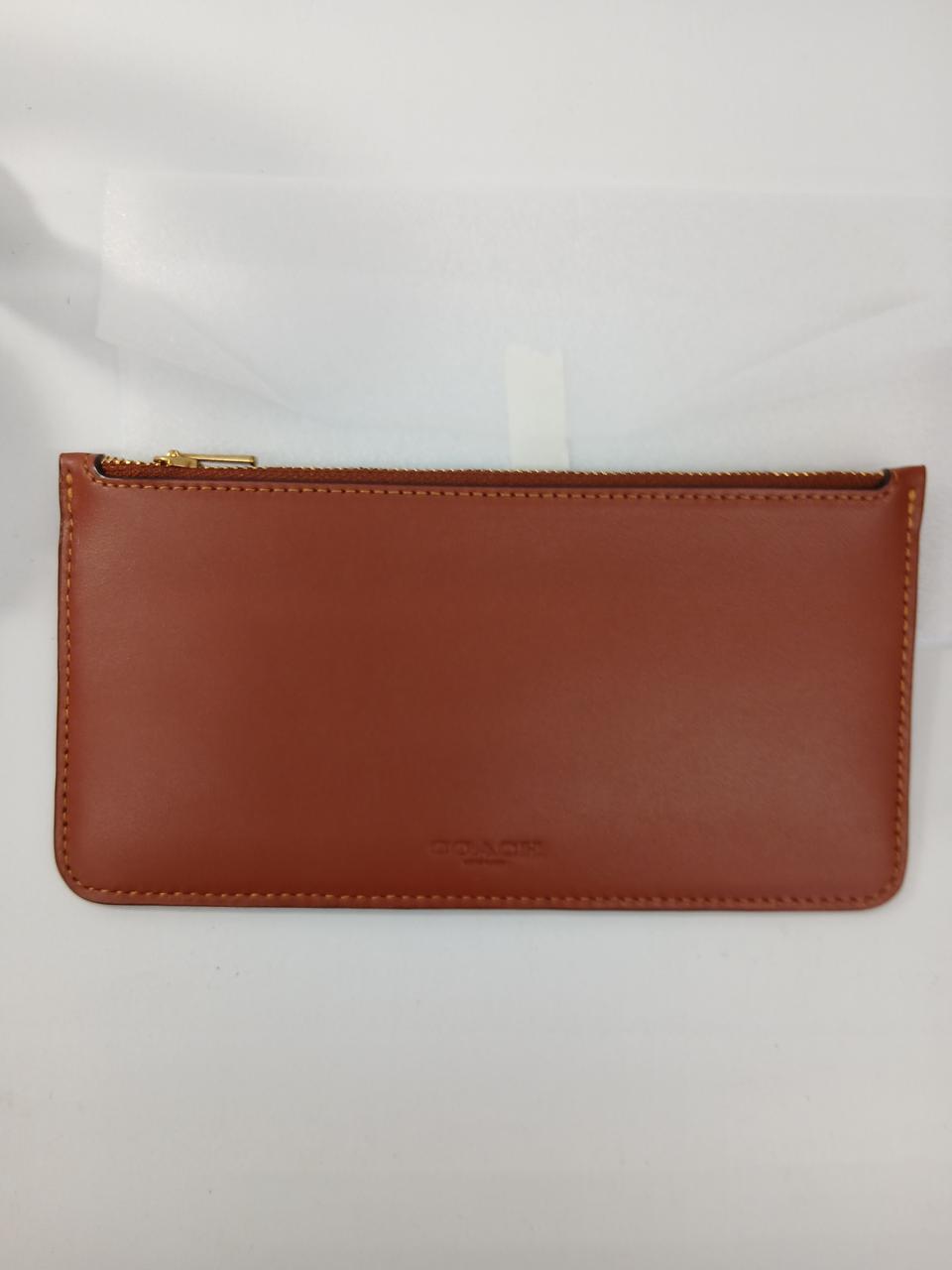 ポーチの中の付属品