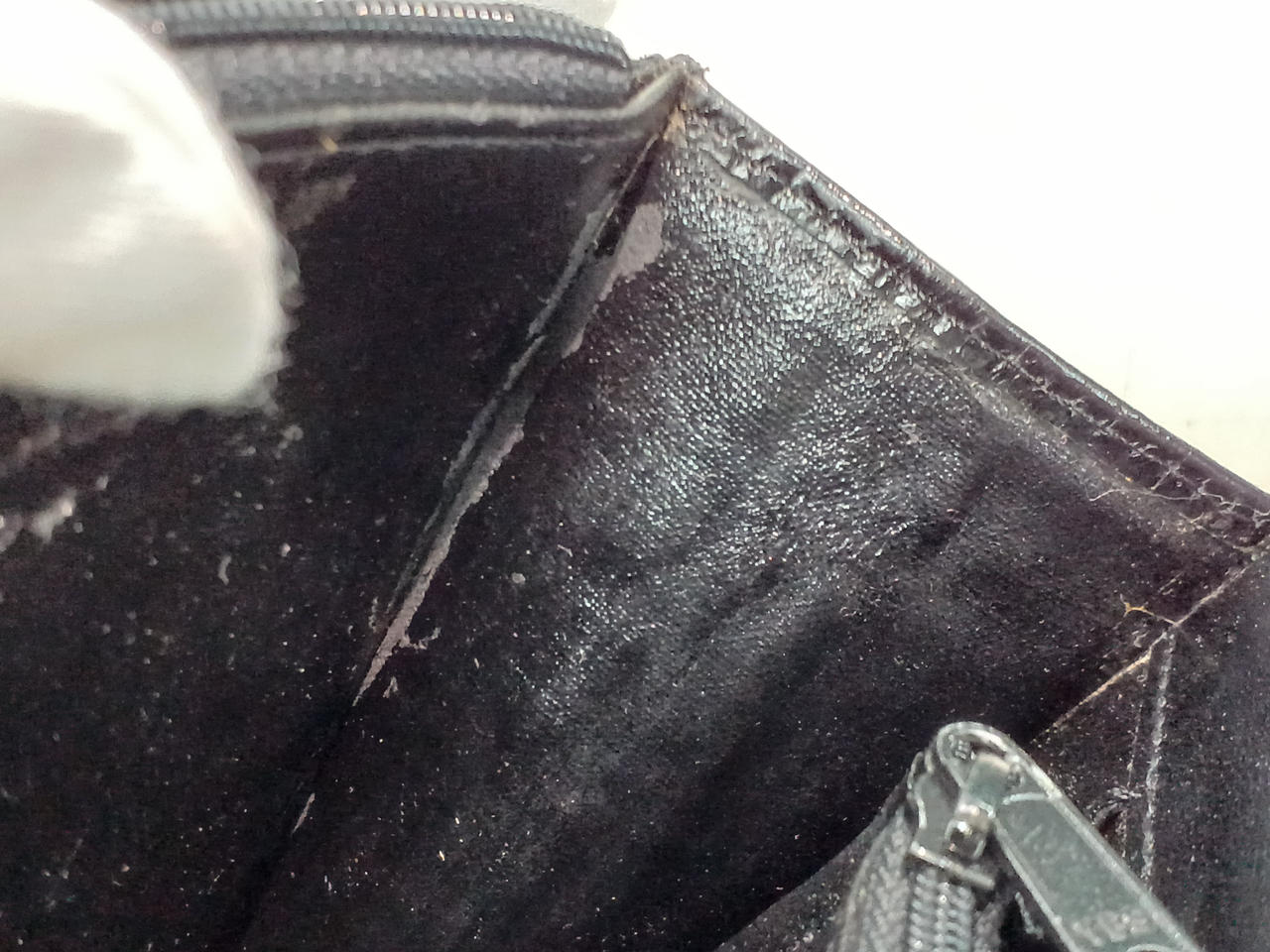 劣化による剥がれ