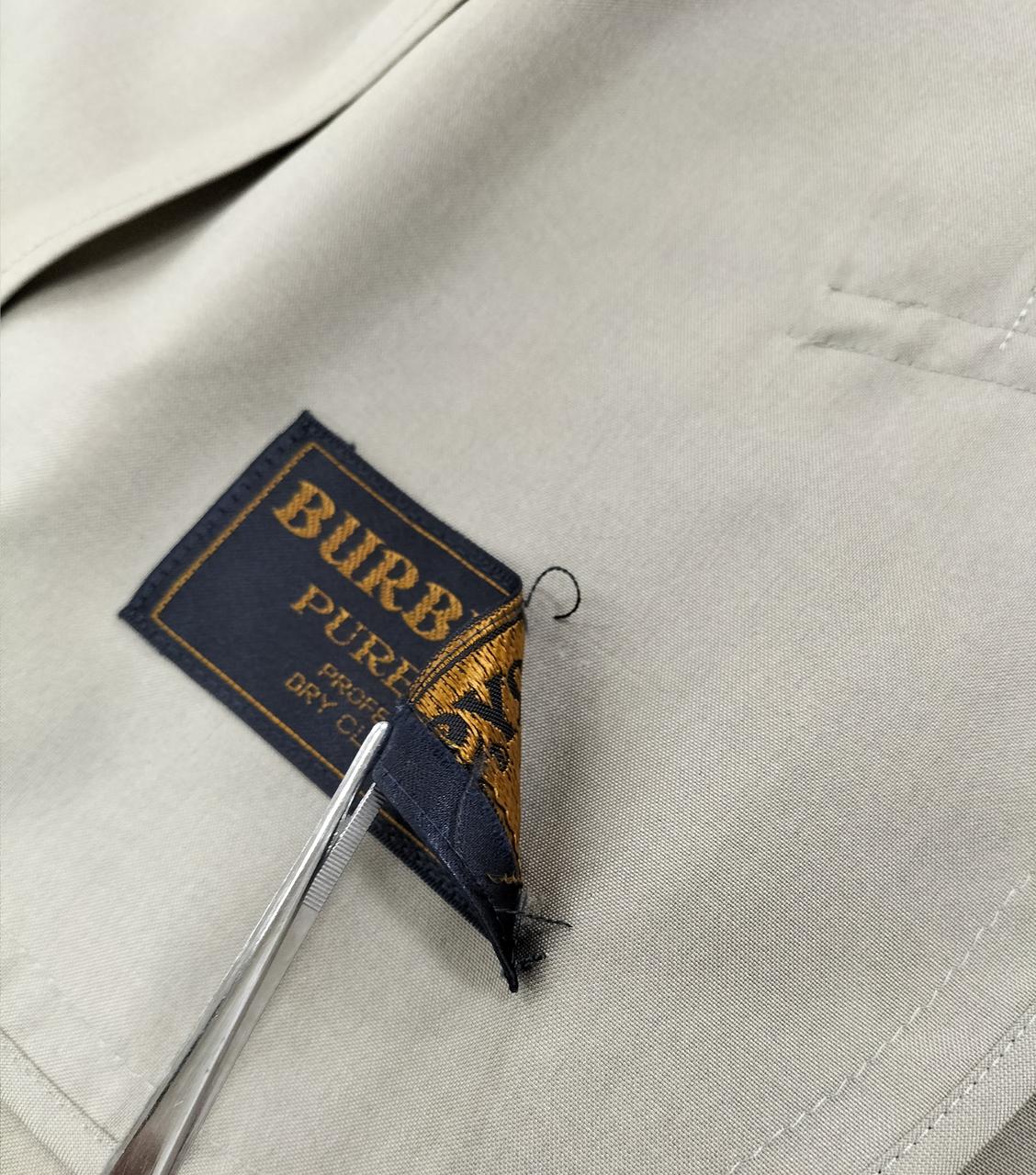 タグ若干取れかけてます。