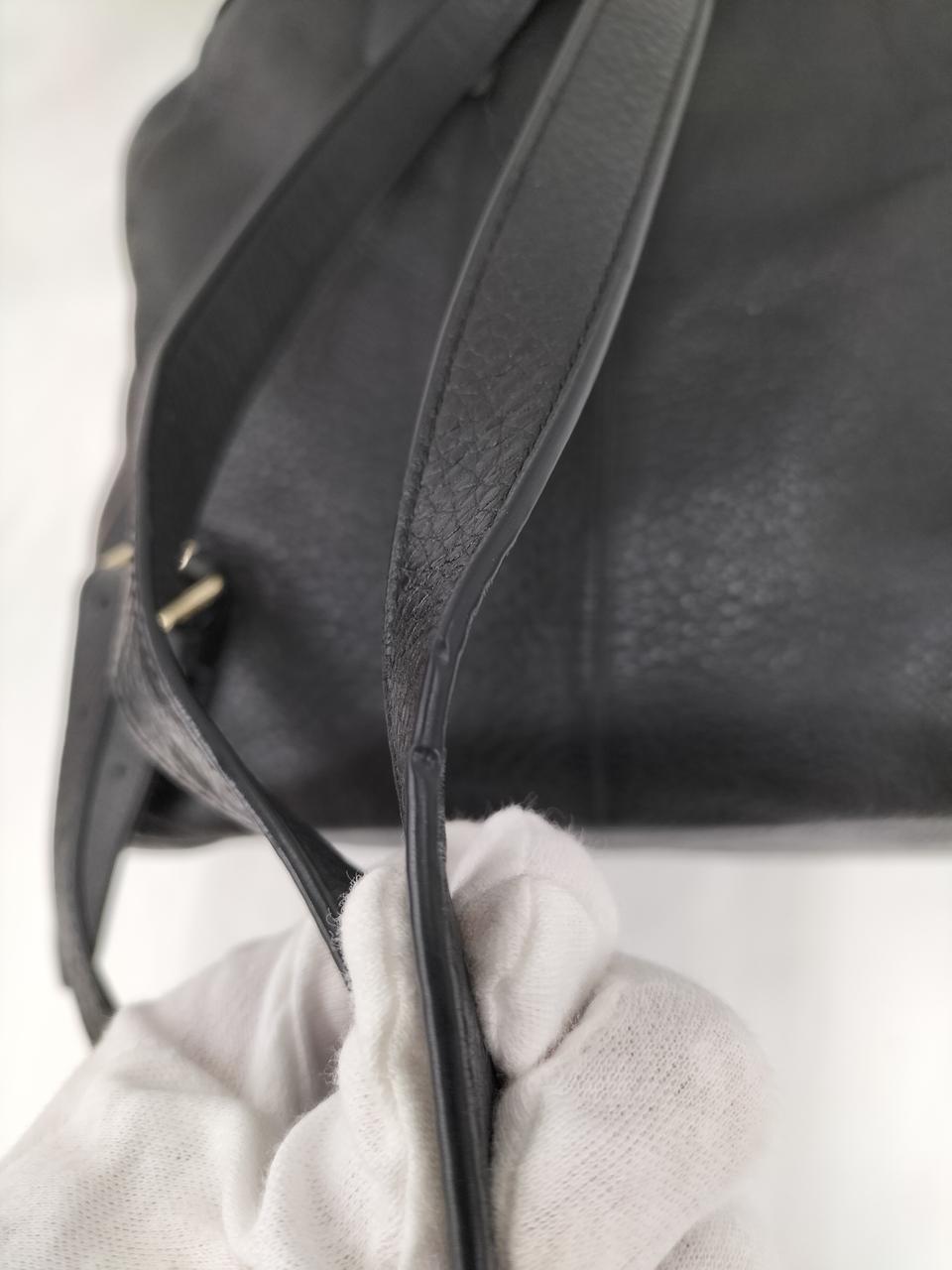 縁部分若干のくぼみあり