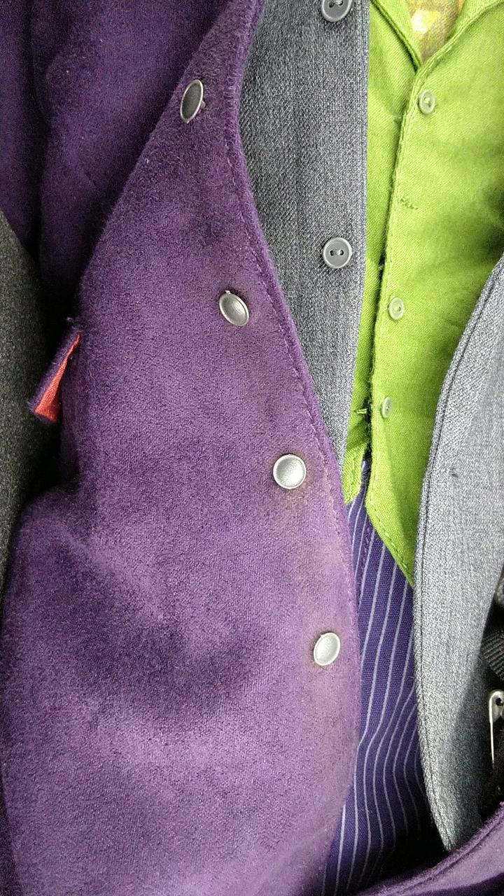 コートに変色がみられます