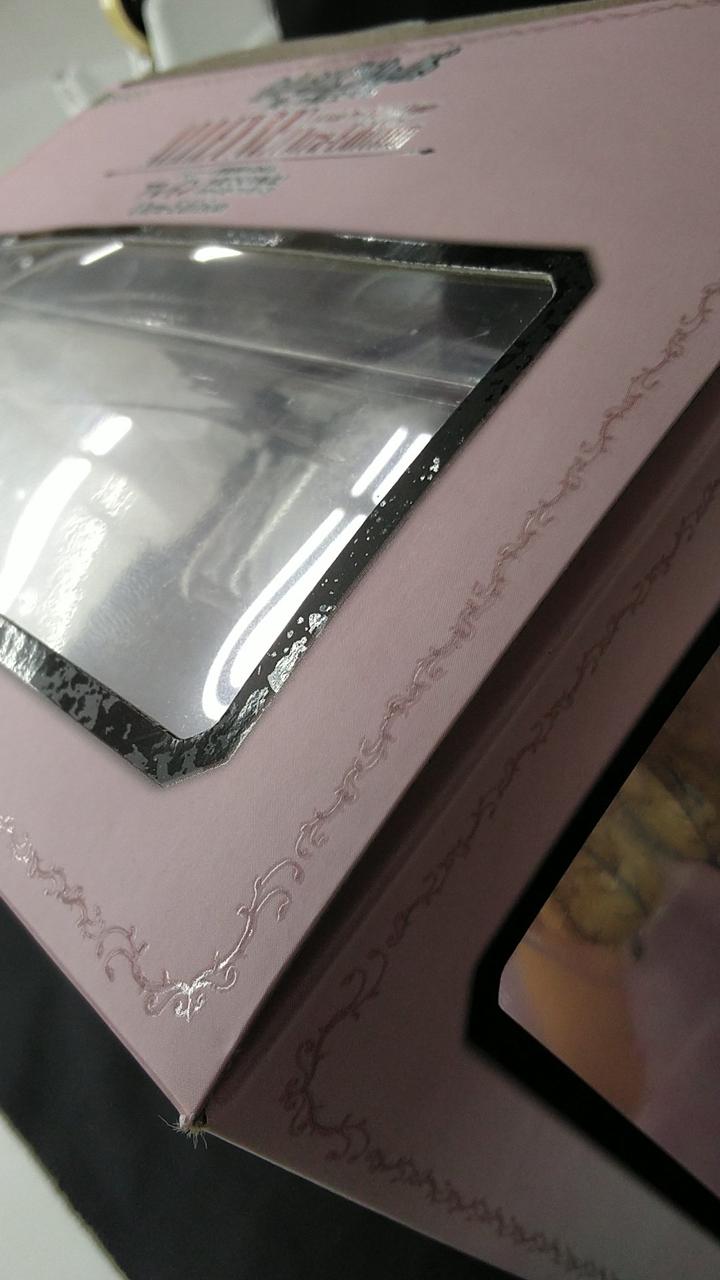 箱に傷みがあります