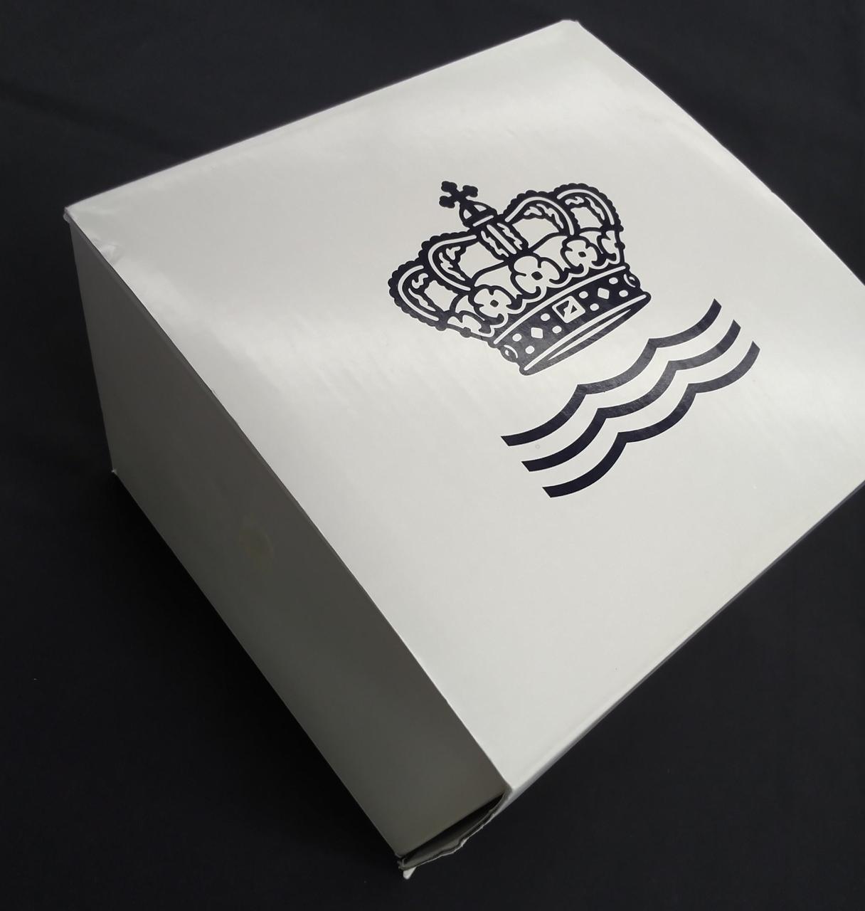 箱汚れ、破れあり