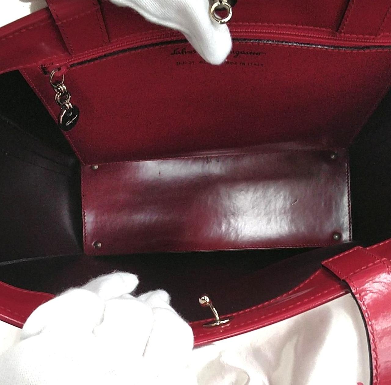 底部にキズがあります