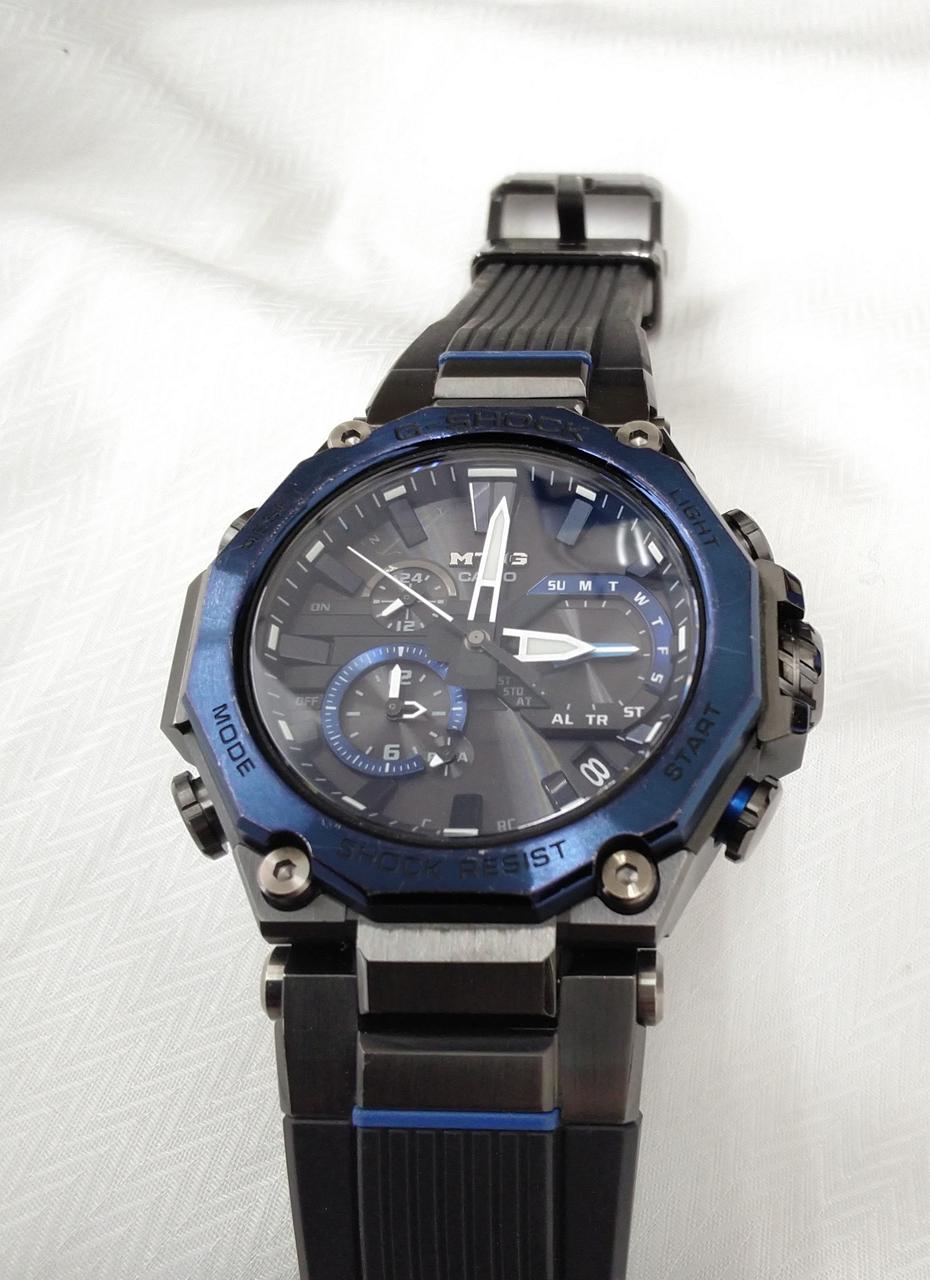 青い部分に擦れ傷あります。