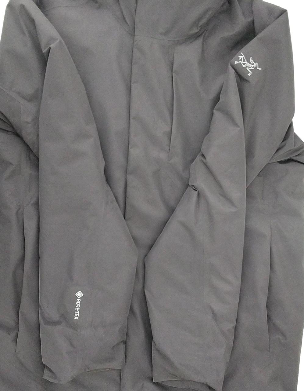 左:ロゴあり右:ゴアテックス表記あり