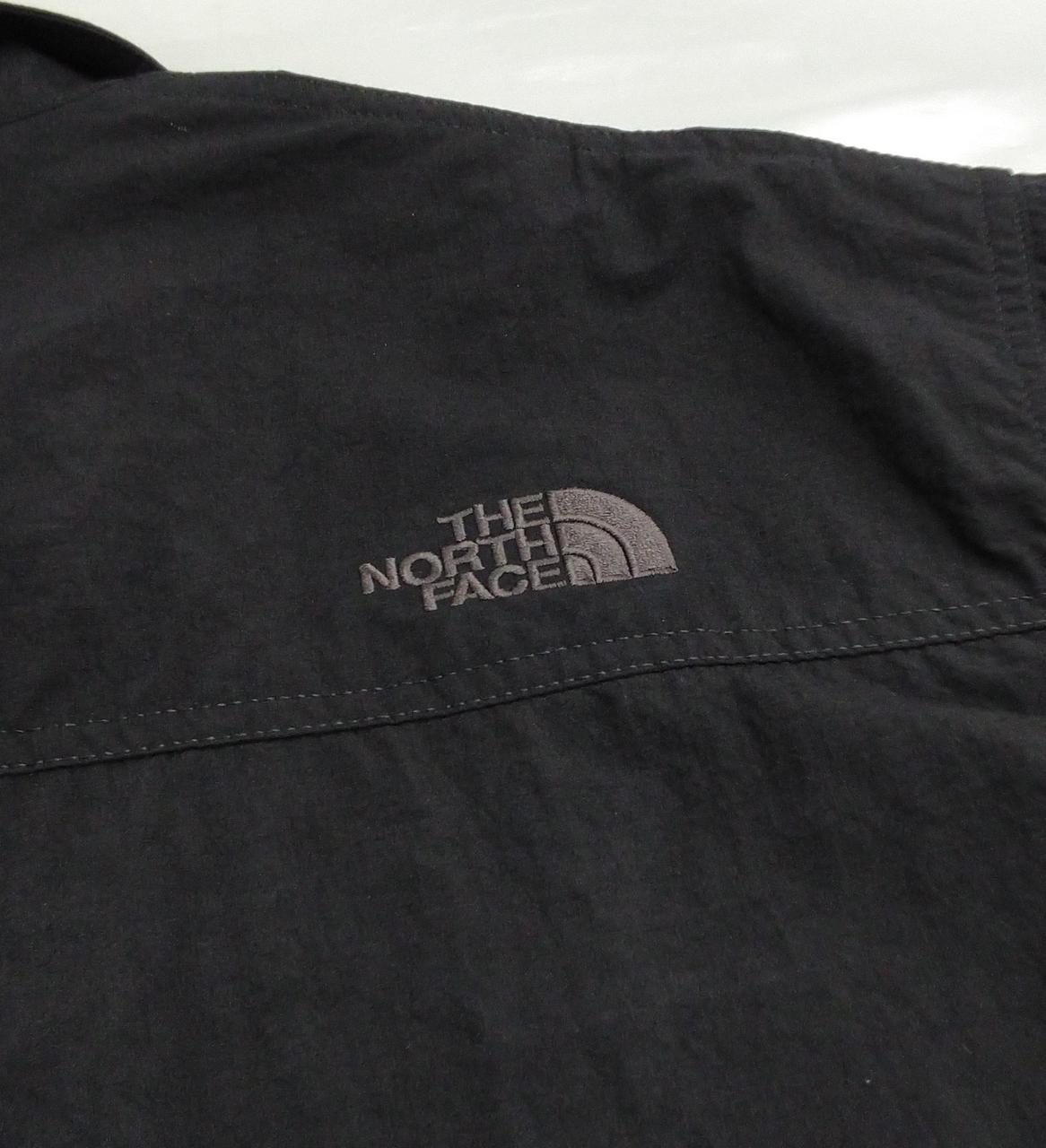 右肩 後ろ ロゴ