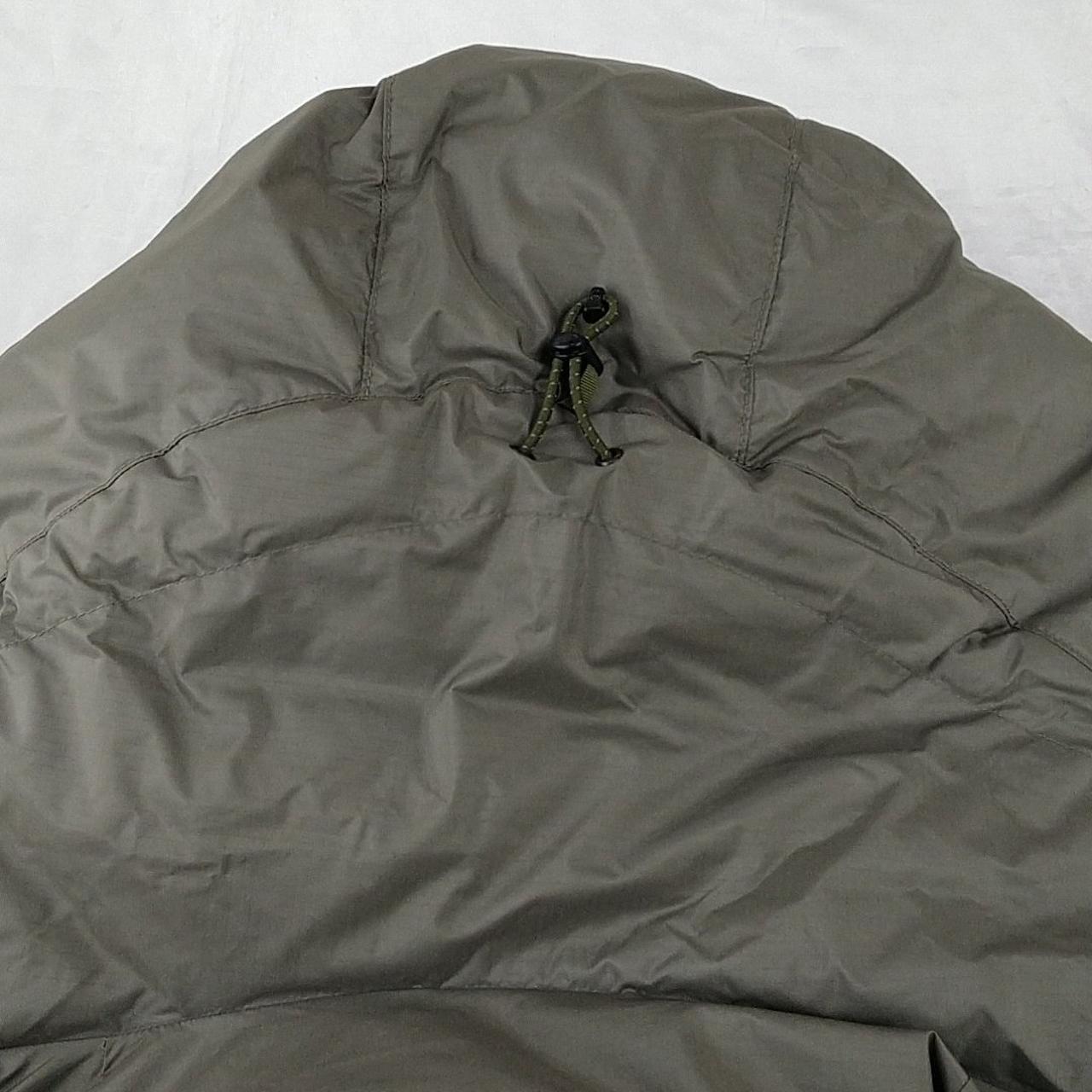 フード裏：コードあり