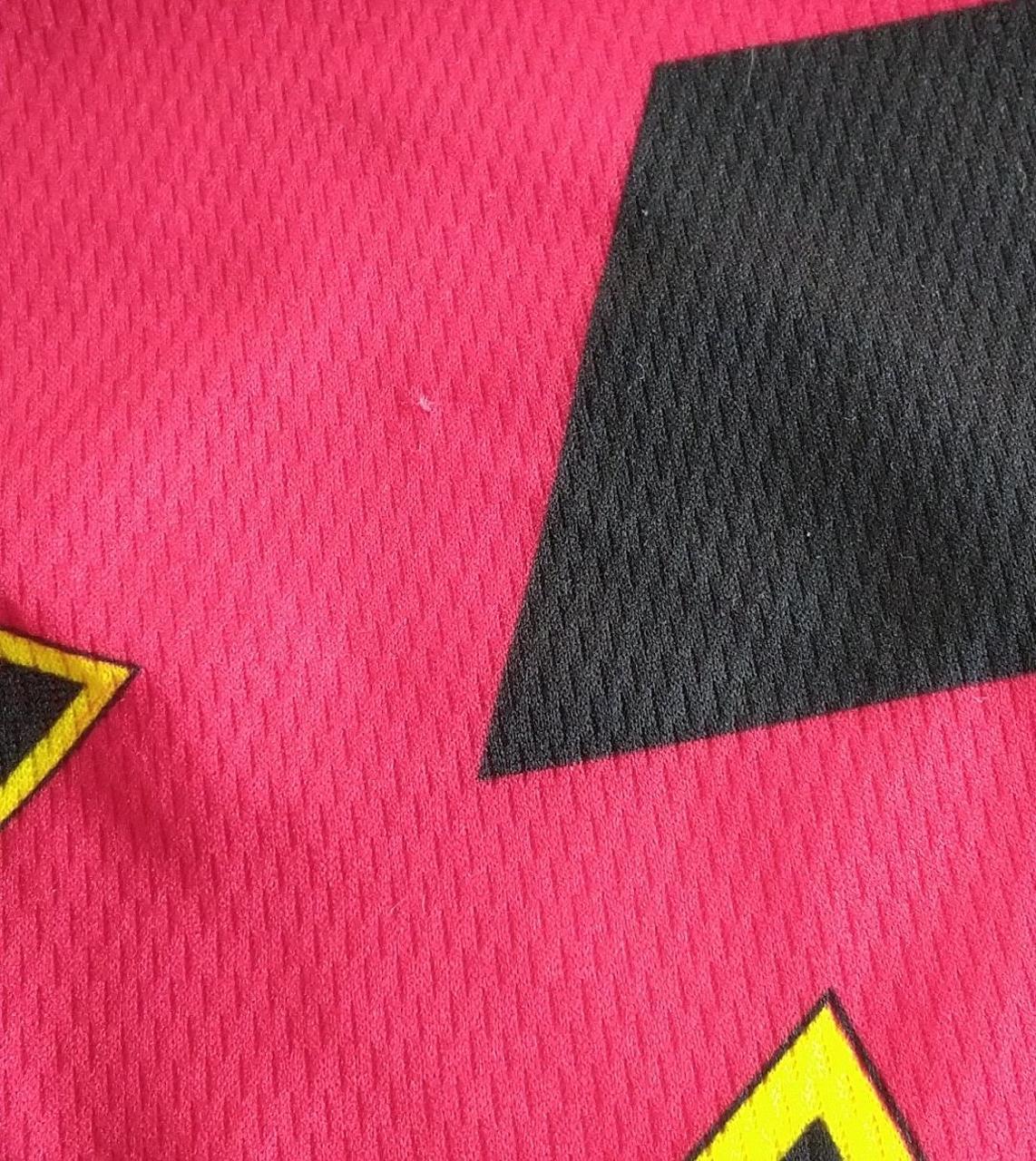 右胸のあたりに引っ掻きあり