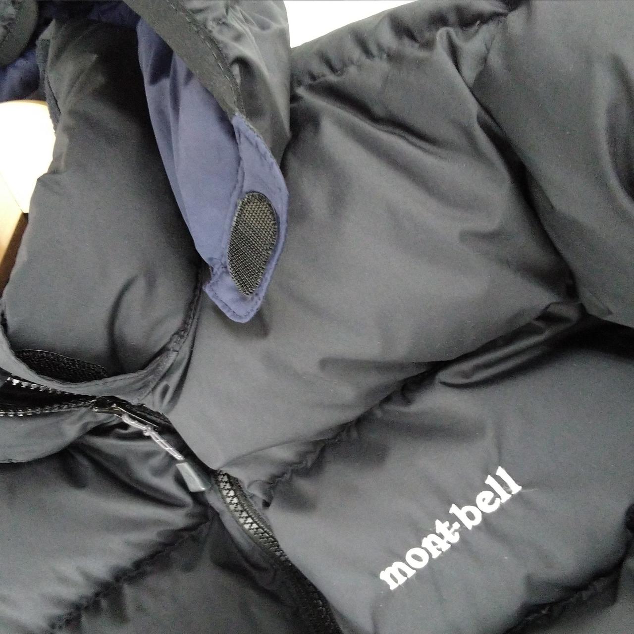 フードはマジックテープで取外し可能です。