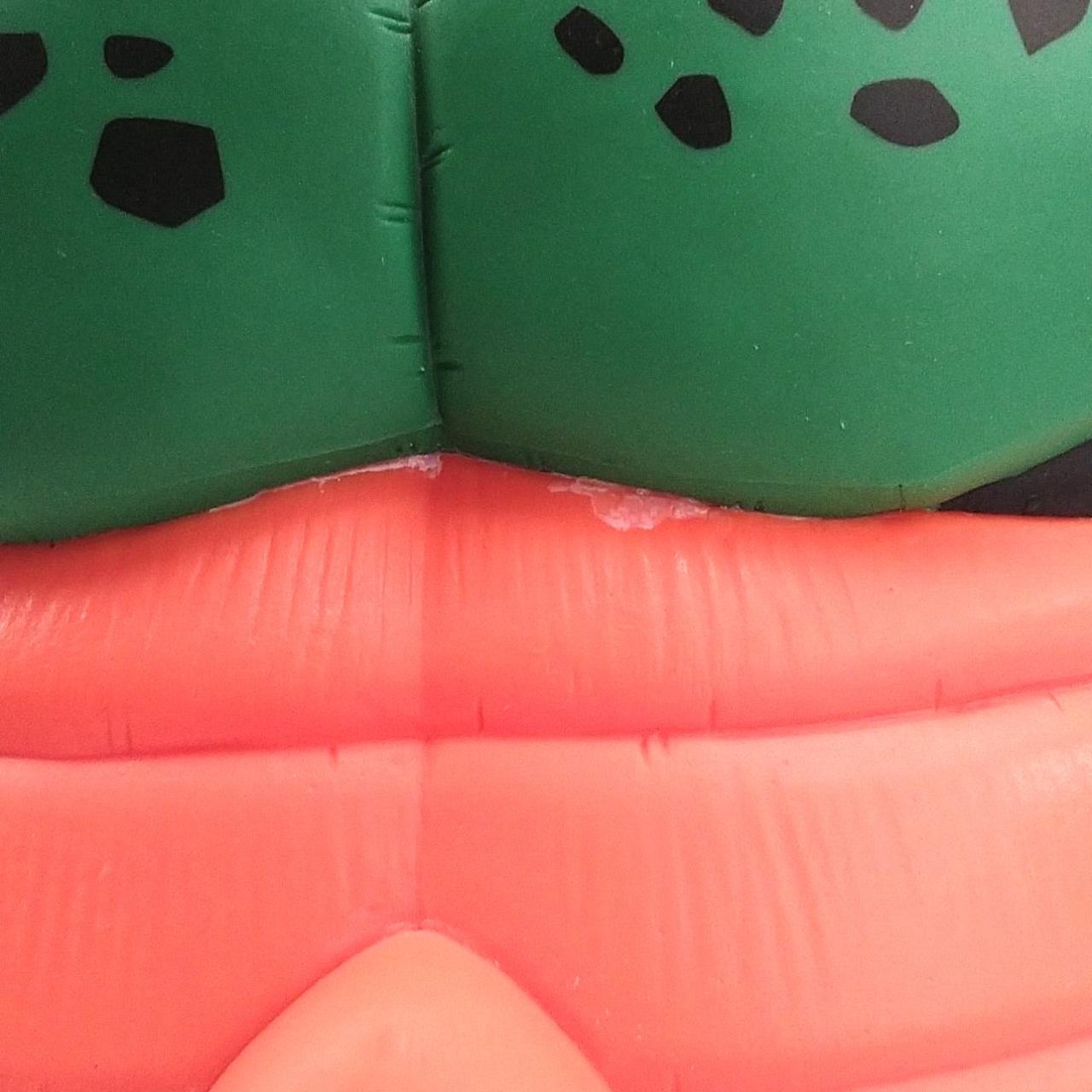 後ろ側の部分に白い汚れのような物あり。