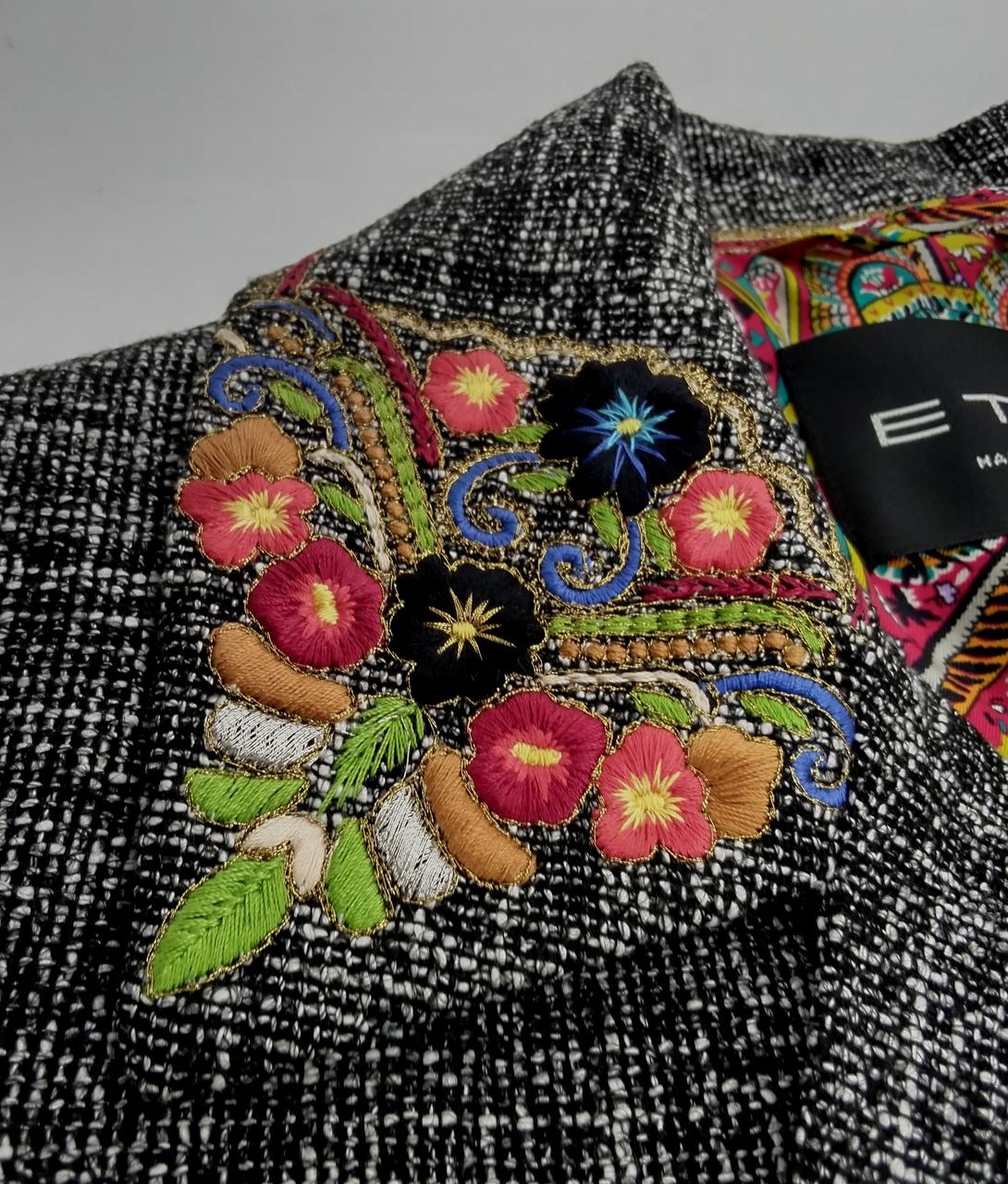 襟元 刺繍