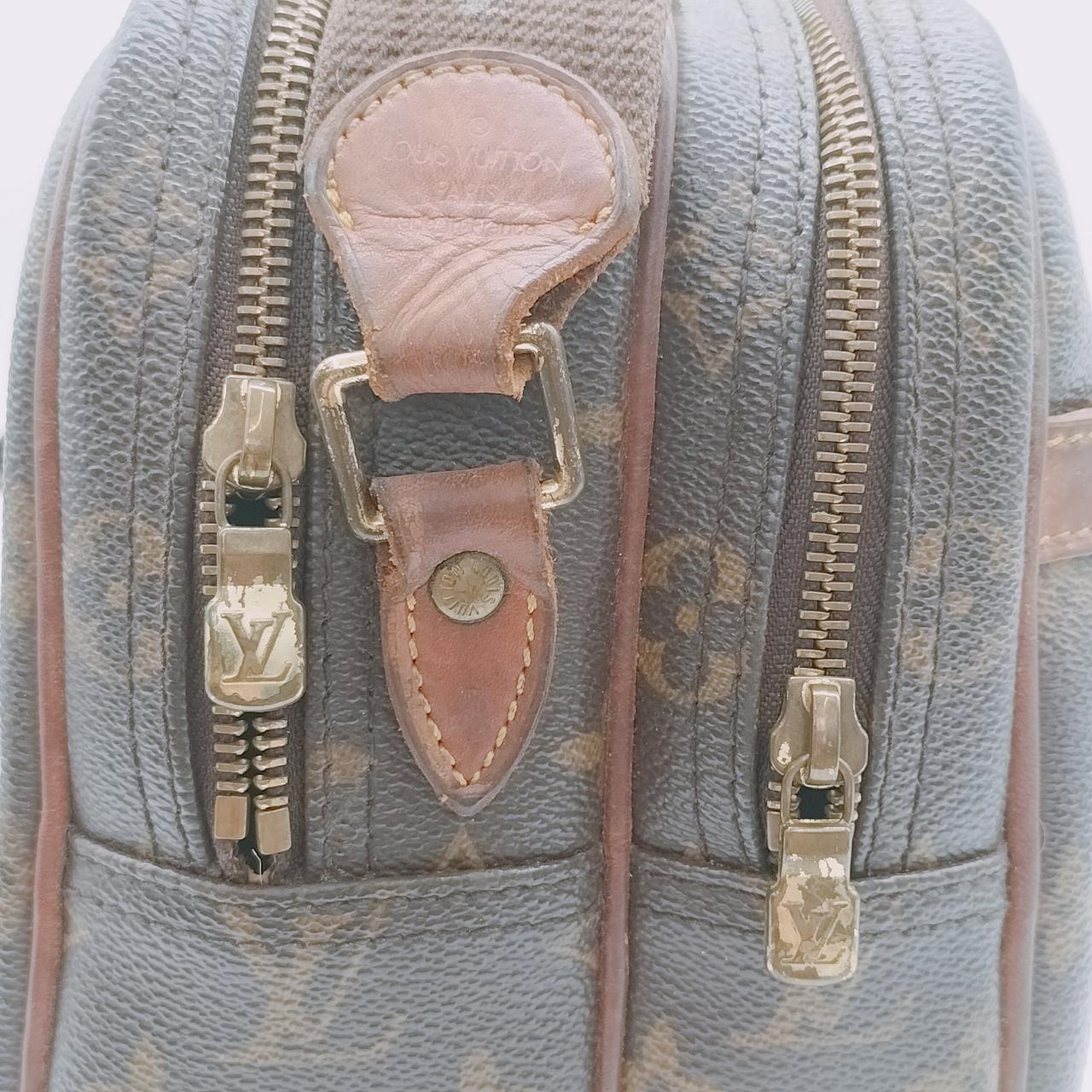 金具部分塗装剥がれ有り
革部分劣化有り