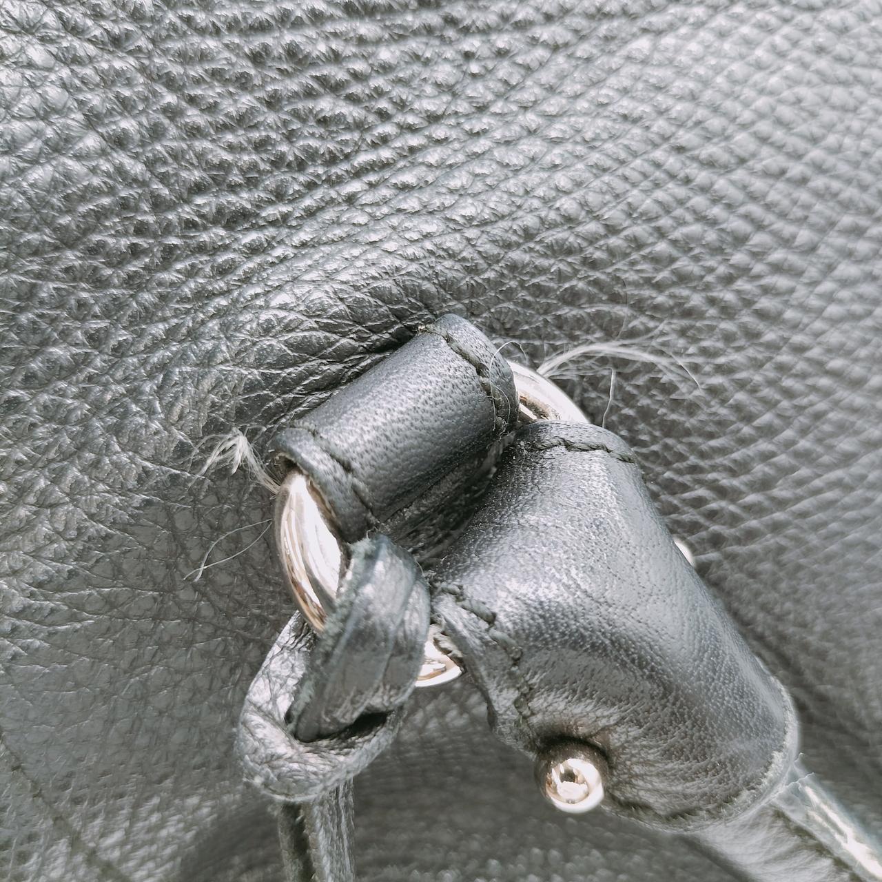 取っ手の根元に毛羽立ち有り