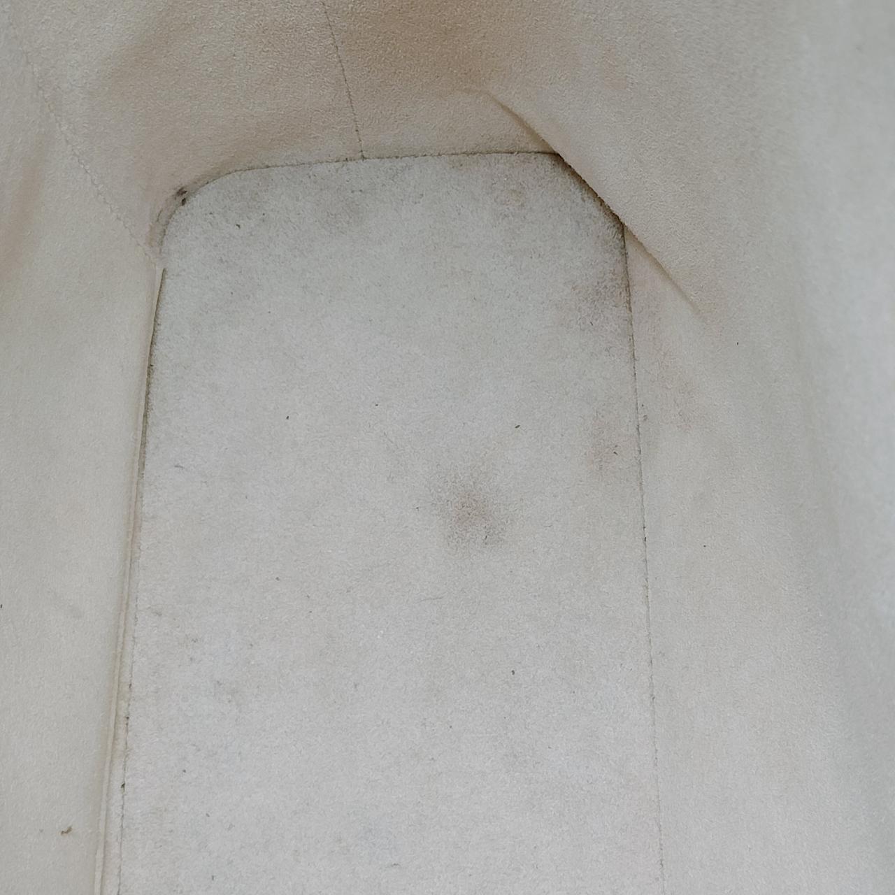 底にヨゴレ有り