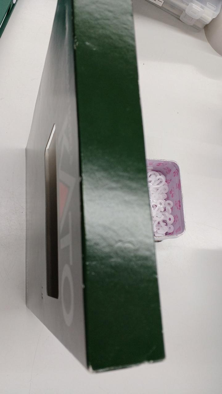 スリーブに少しイタミがあります。