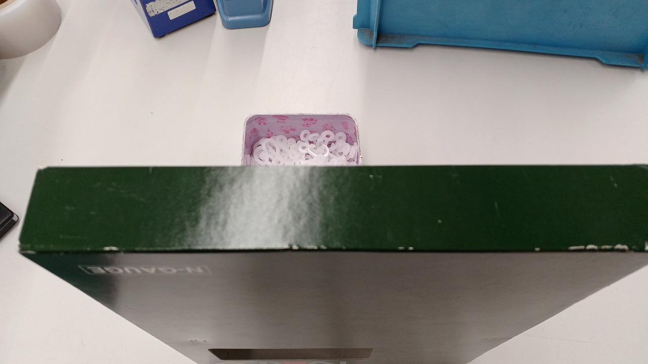 スリーブに少しイタミがあります。